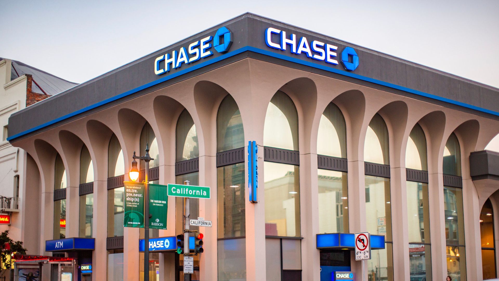 Apakah ada Biaya untuk Menutup Rekening Bank Chase